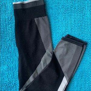 PINK High Waisted Seamless 7/8 Leggings